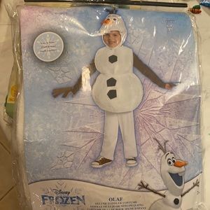 NWT Olaf costume size 2T (fits more like a 3T)